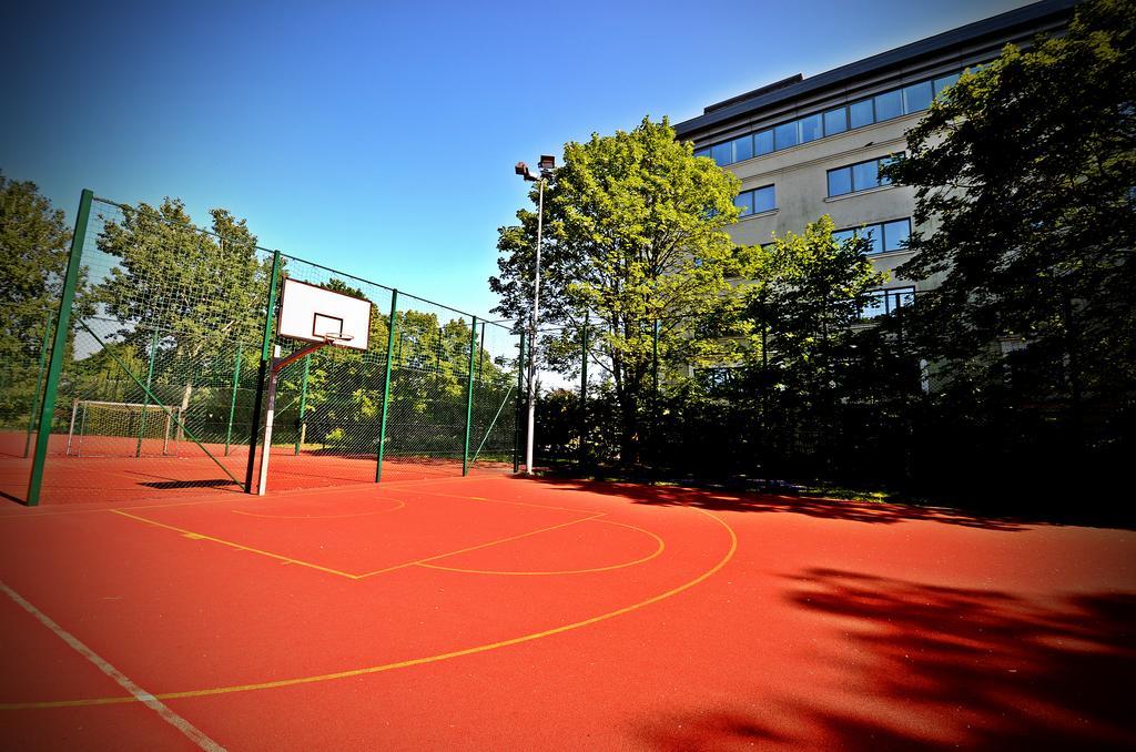 P&O Serviced Apartments Fabryczna ワルシャワ エクステリア 写真