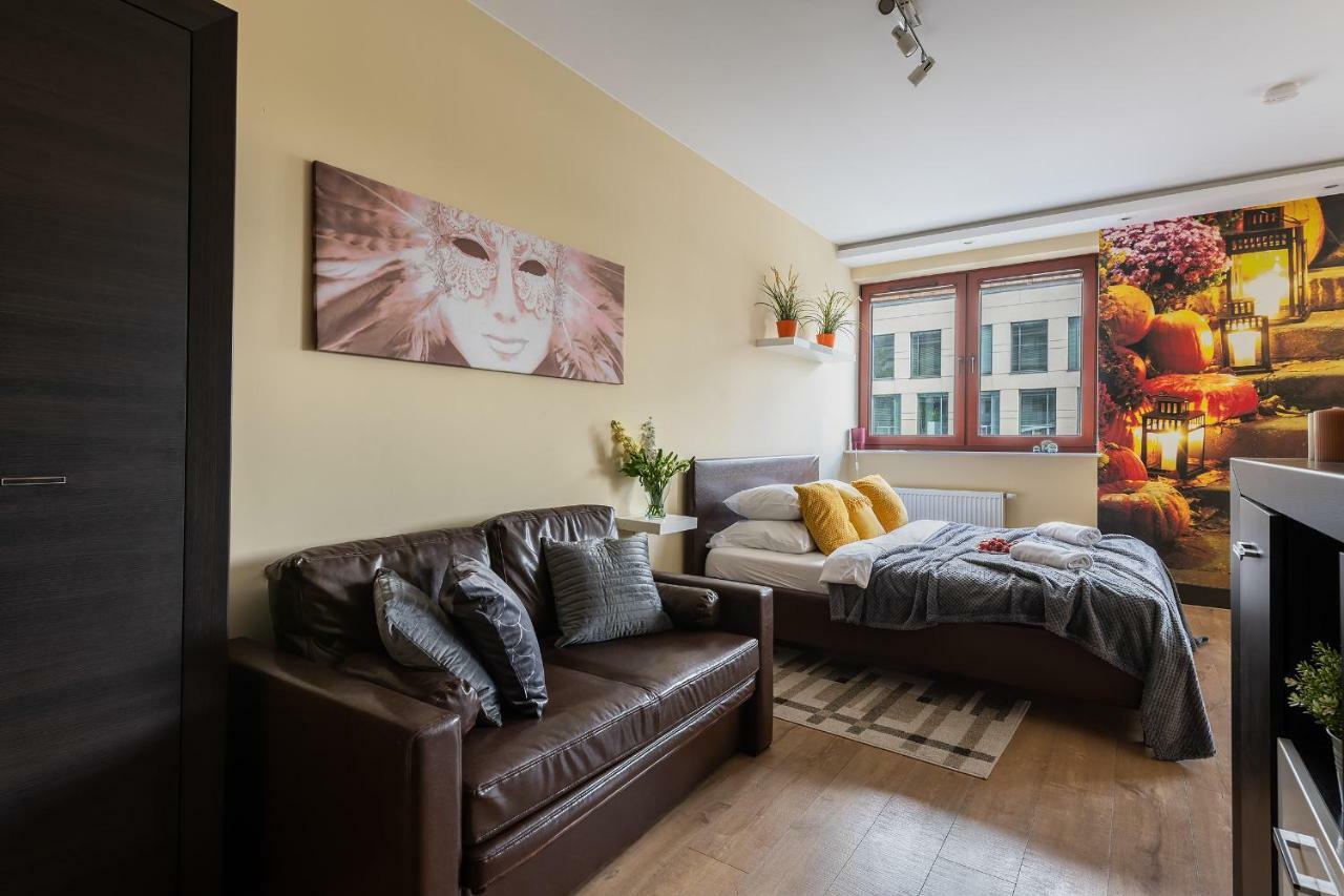 P&O Serviced Apartments Fabryczna ワルシャワ エクステリア 写真