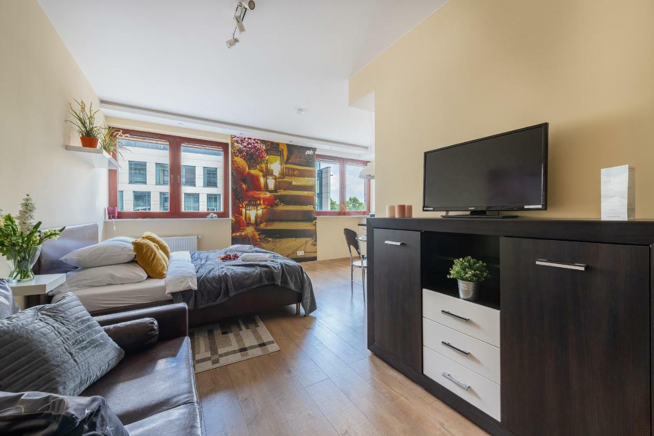 P&O Serviced Apartments Fabryczna ワルシャワ エクステリア 写真
